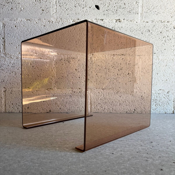 Table basse / bout de canapé en Plexiglas fumé, 1970