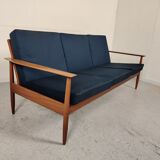 Canapé scandinave en afromosia années 60