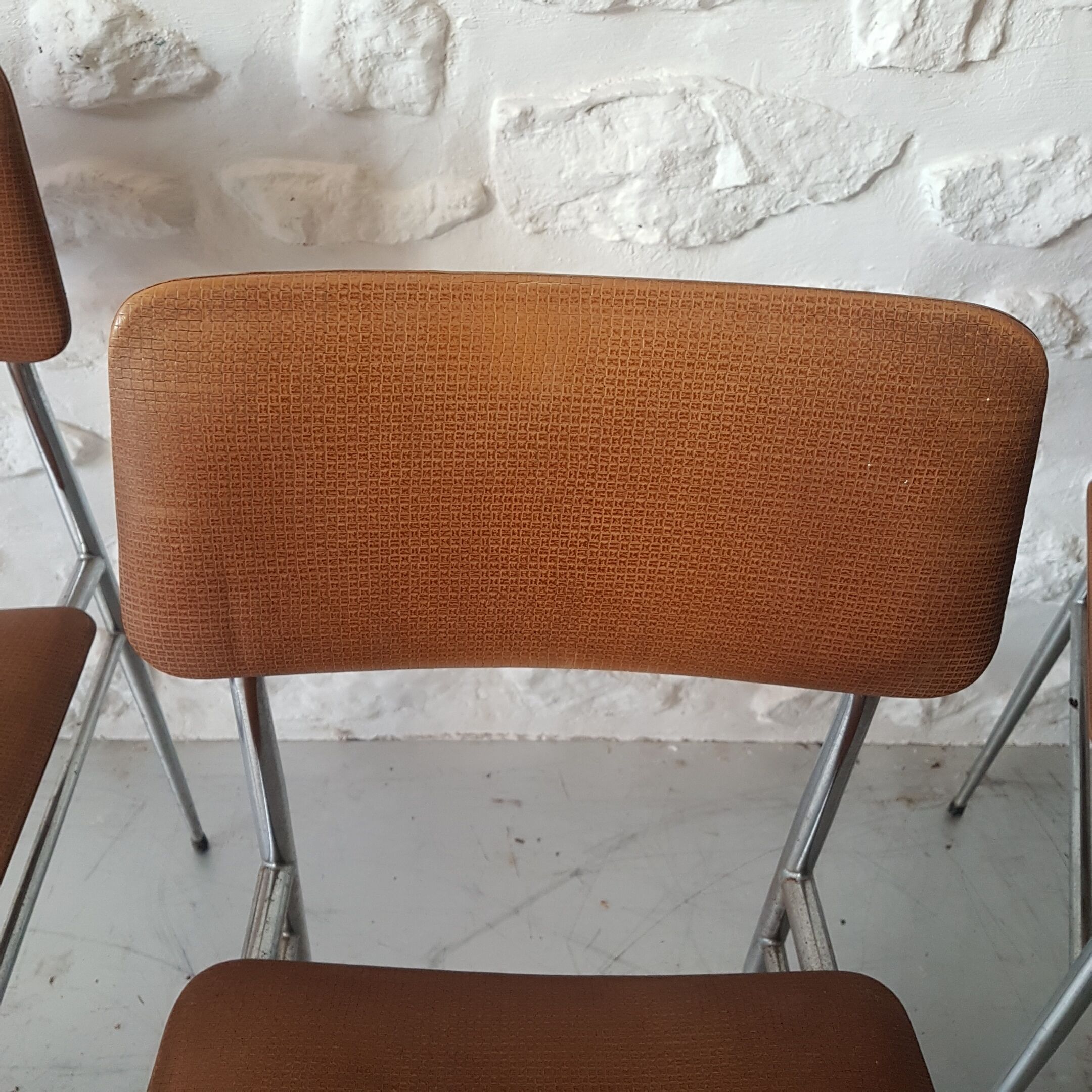 Vintage tubular chair