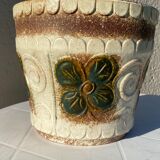 Vintage slip pot cache