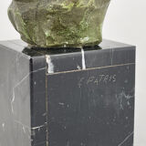 Sculpture des années 1940 sur socle en marbre par E. Patris, signée