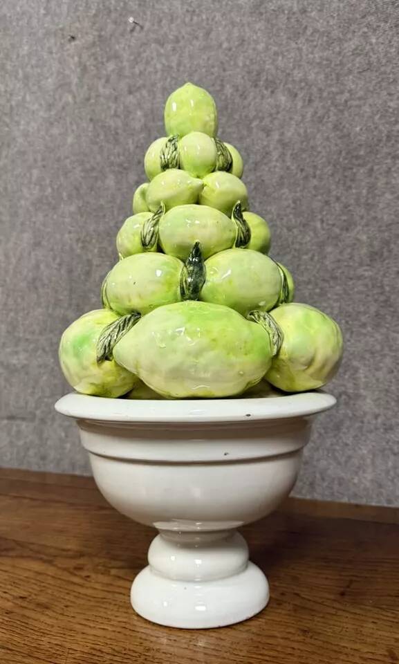 Ceramic centerpiece with lemon decorations, Art Deco period, circa 1940