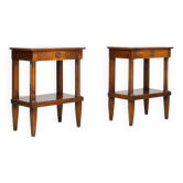 Paire de tables d'appoint de style Empire avec détails en laiton et plateaux marquetés, années 1970