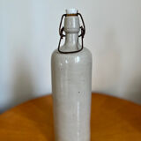 Bouteille en grès vintage