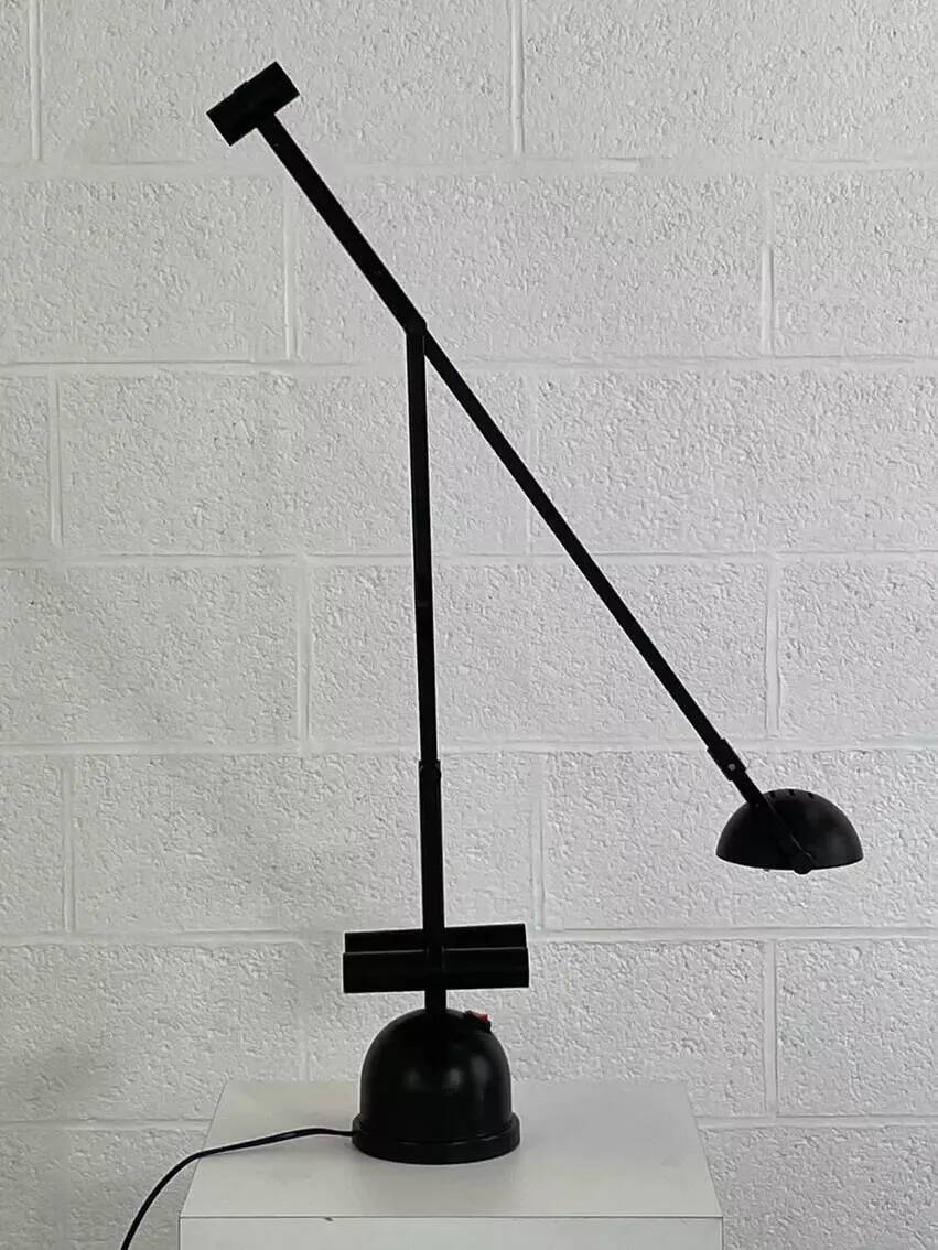 Articulated and cantilever lamp from the 1980s.