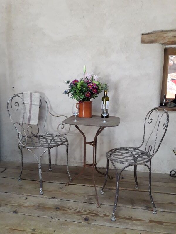 Pedestal table, wrought iron garden table