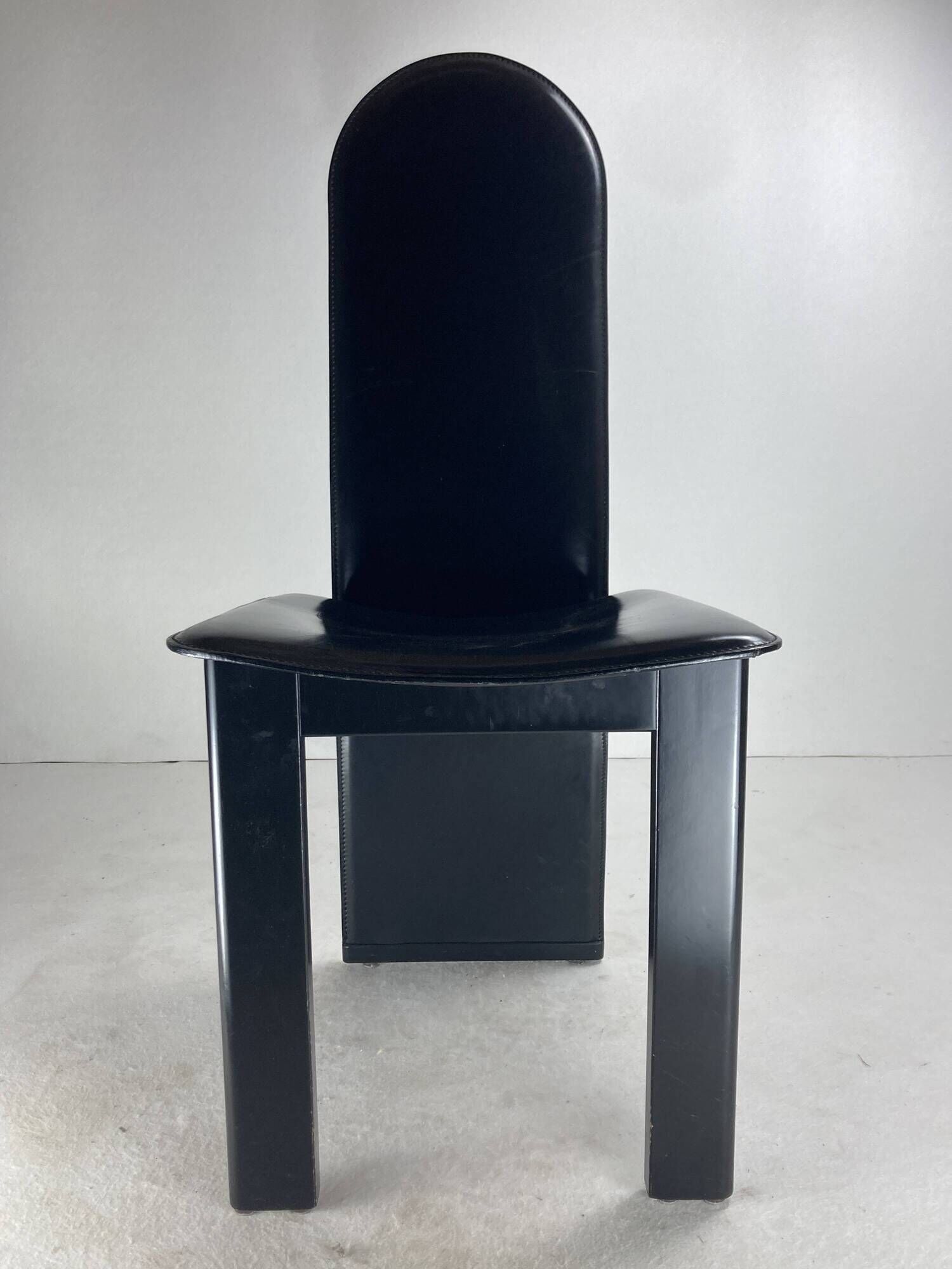 Post modern Memphis high back black leather stitched organic dining chairs, set of 6. Italy, 1980s