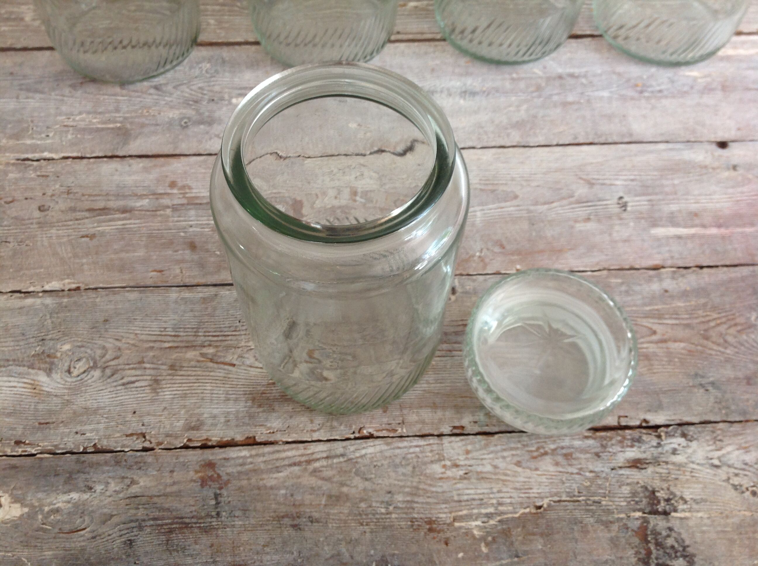 Series of 8 jars