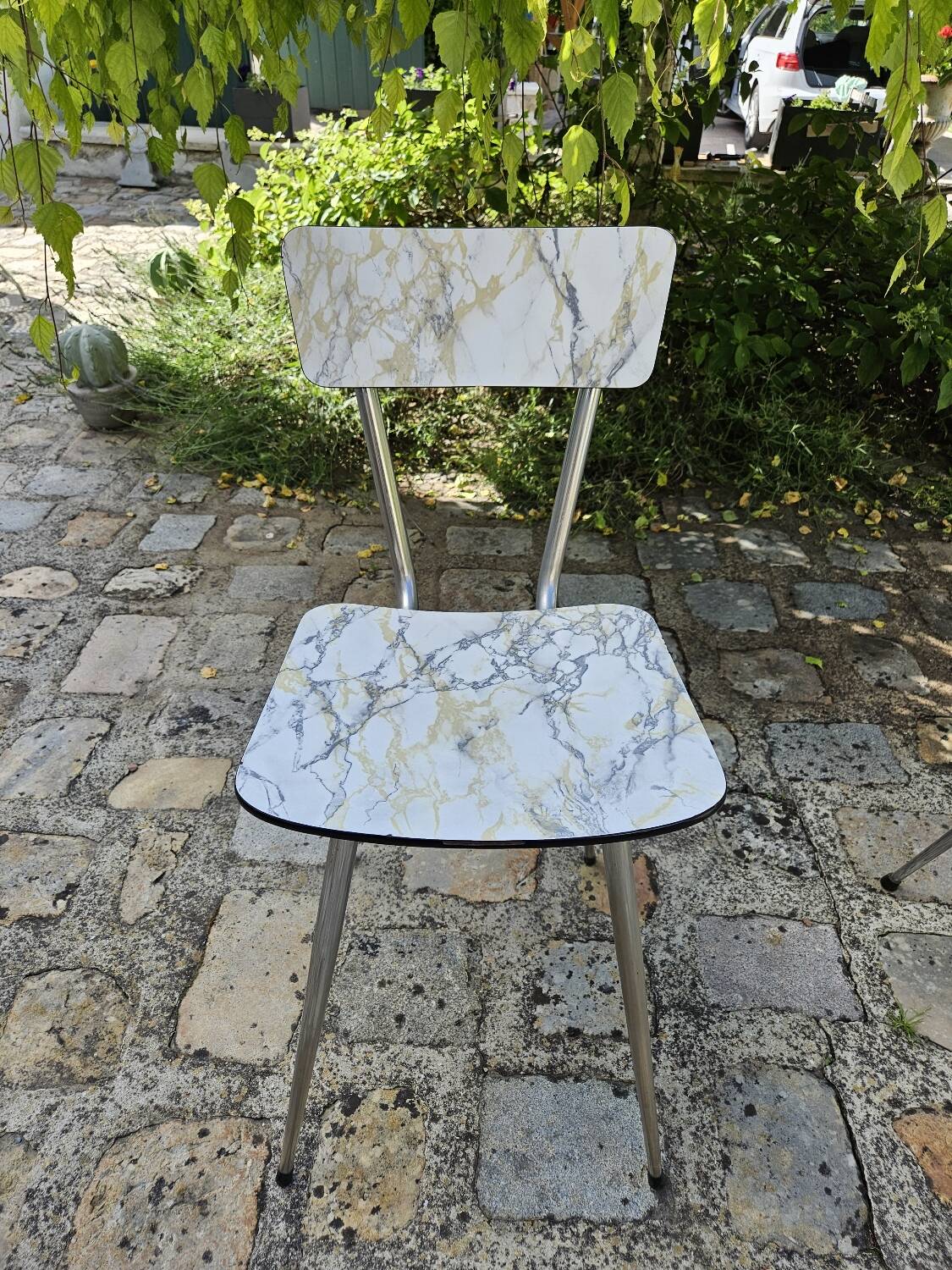 Paire de chaises en formica