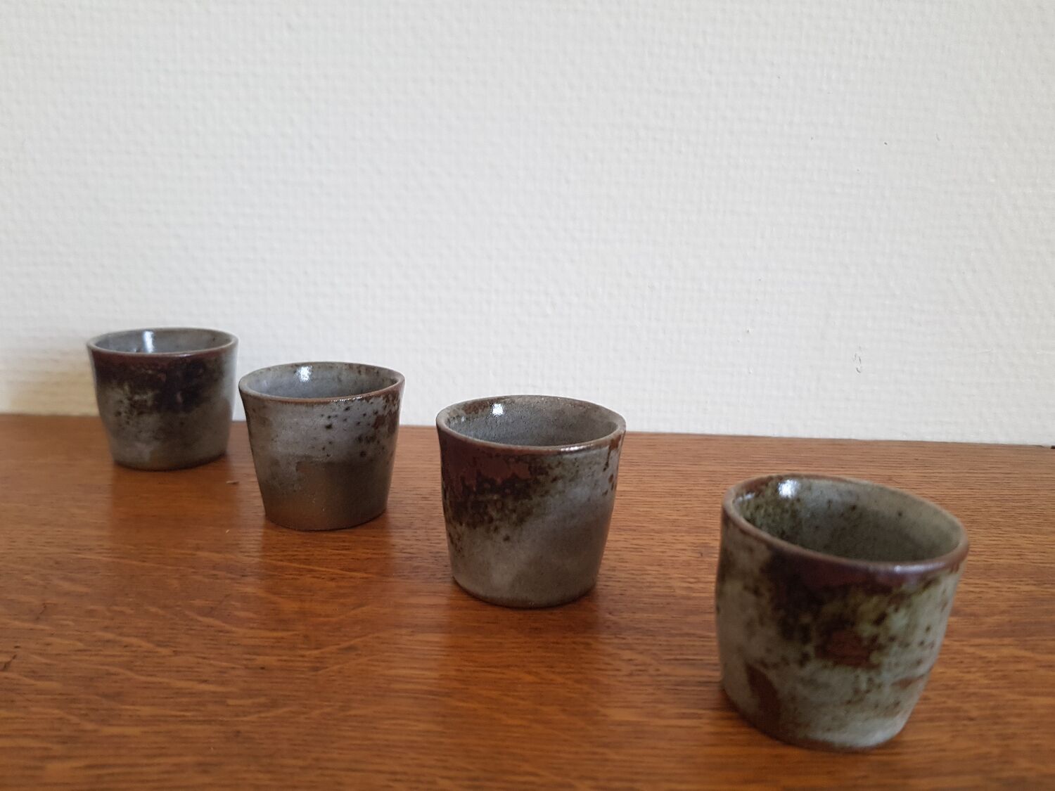 Set of 4 ceramic shells