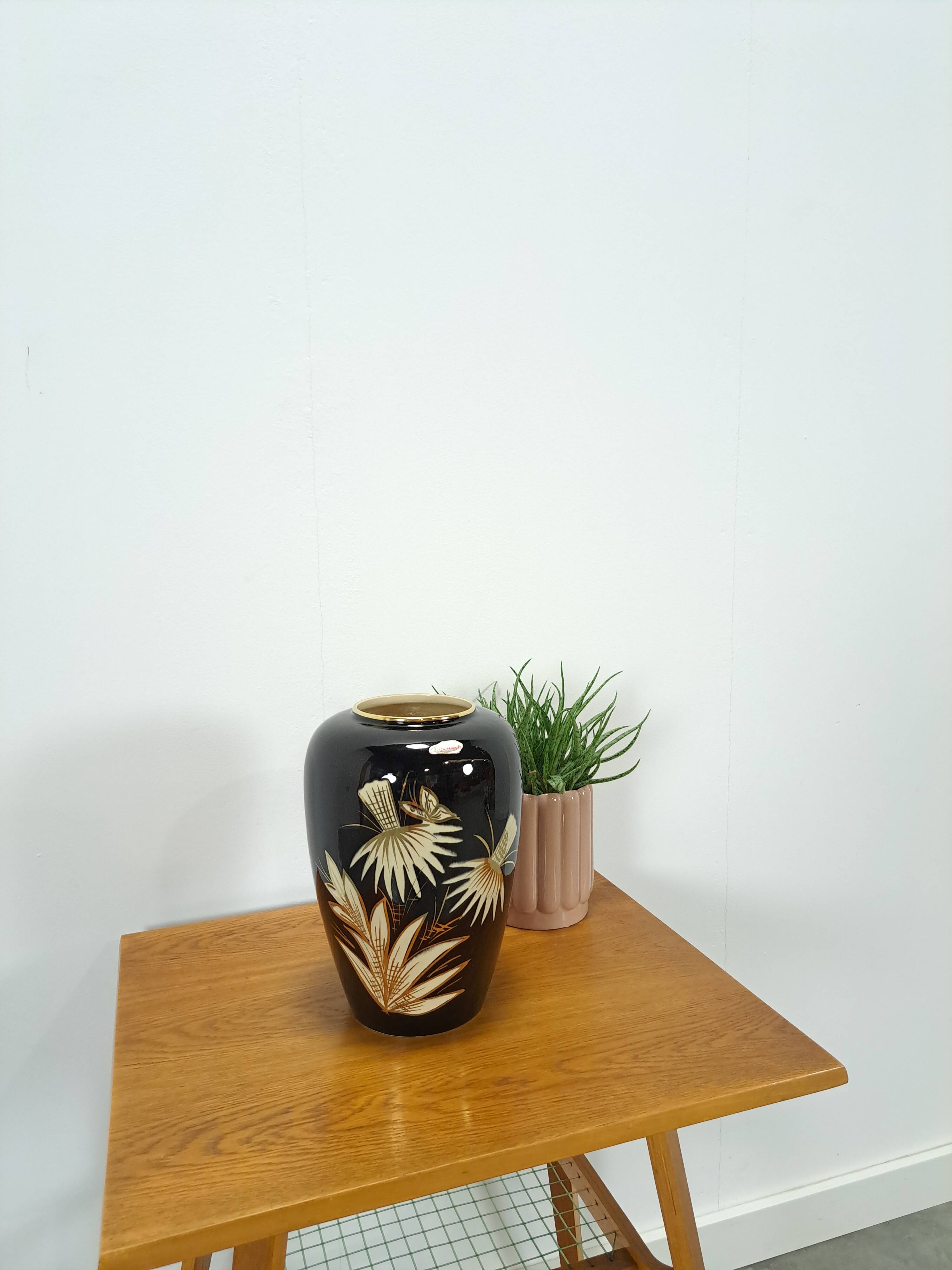 Porseleinen  vintage zwarte vaas Foreign, Scheurich, met gouden details en graan