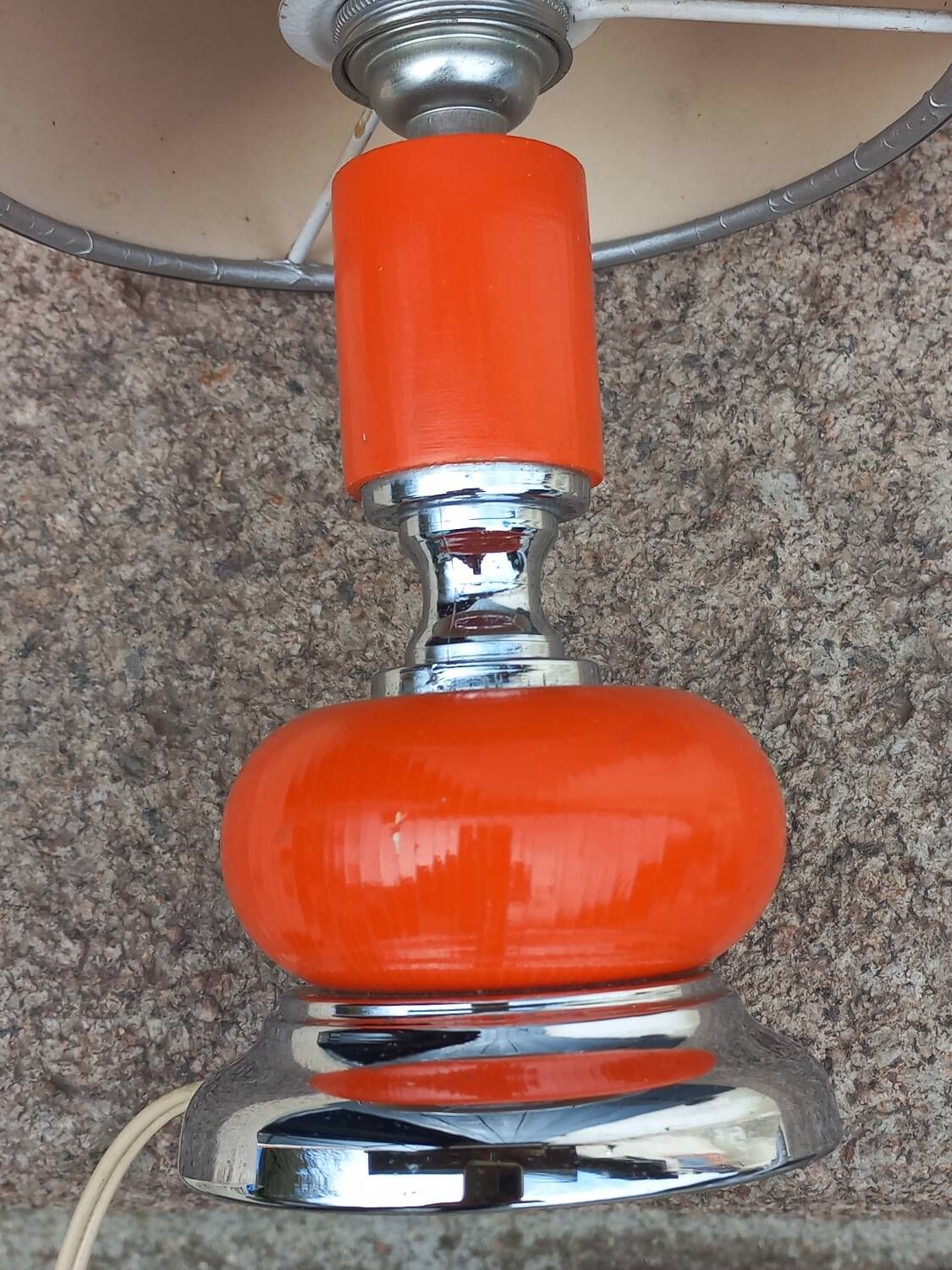 Designer lamp from the 70s in chrome metal and orange lacquered wood
