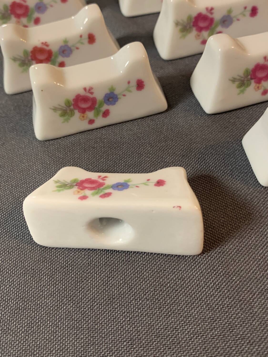 Porcelain knife holder x12