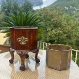 Magnificent mahogany planter