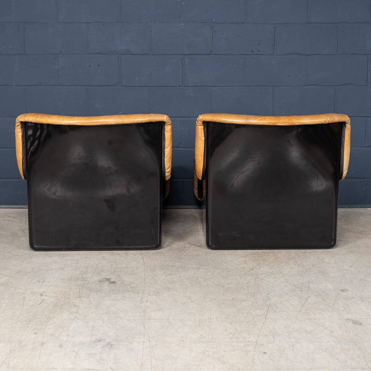 Vintage 20thc pair of italian leather lounge chairs by rossi di albizzate