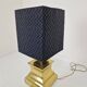 Paire de lampes de table de style Régence avec abat-jour noirs – Base en laiton et bois