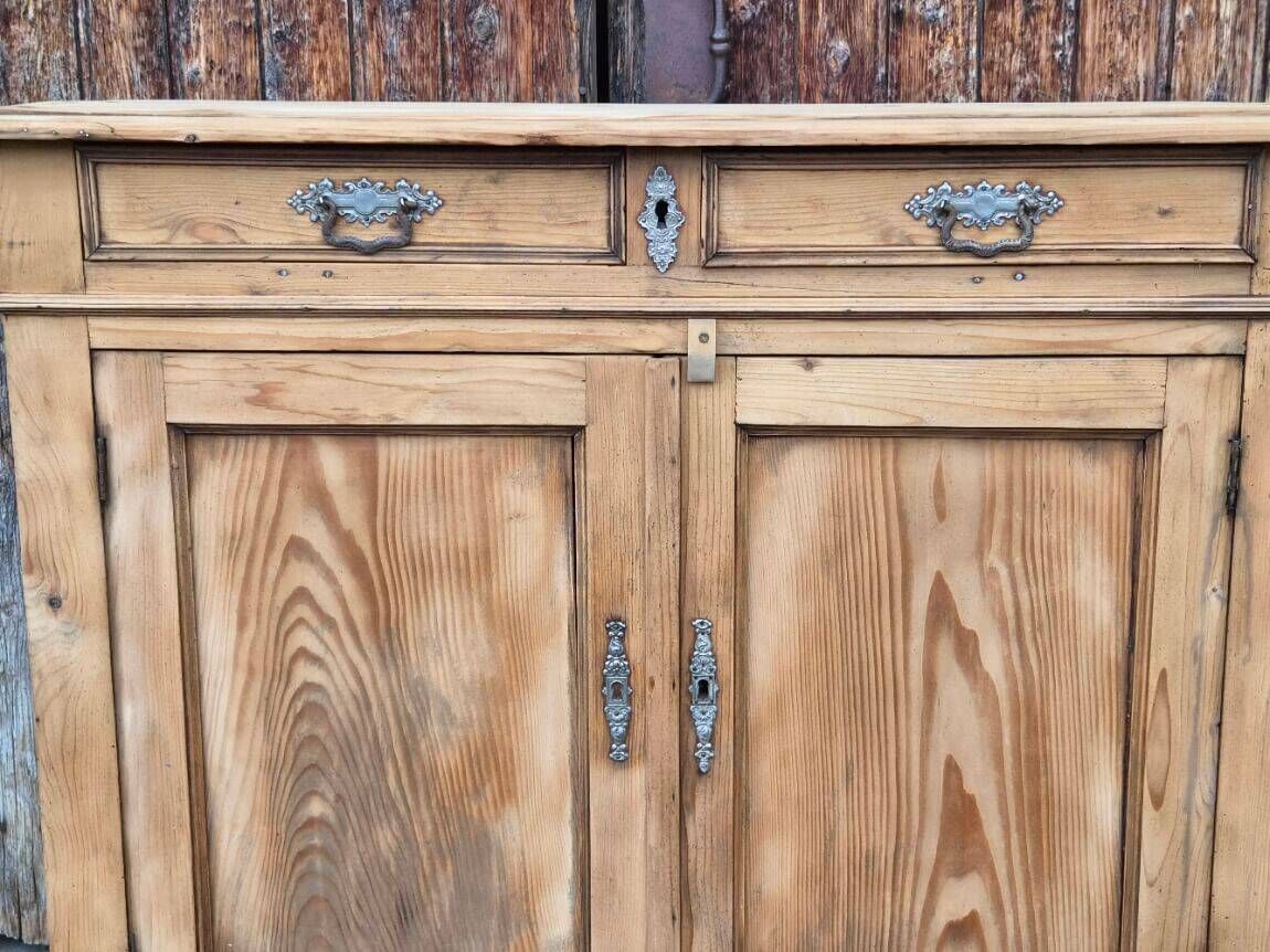 Buffet bas ancien XIXe siècle en bois massif rénové | Henry