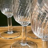 6 clear glass champagne flutes in very good condition