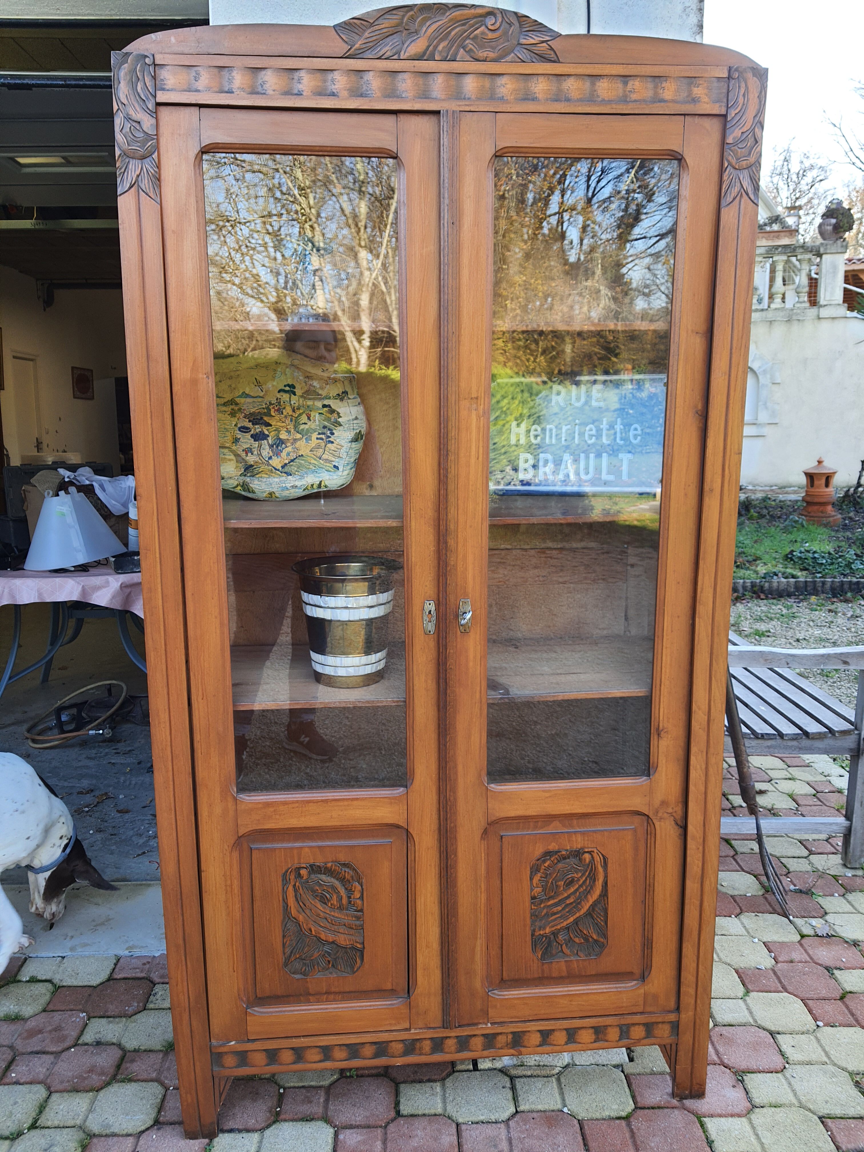 Parisian window cabinet