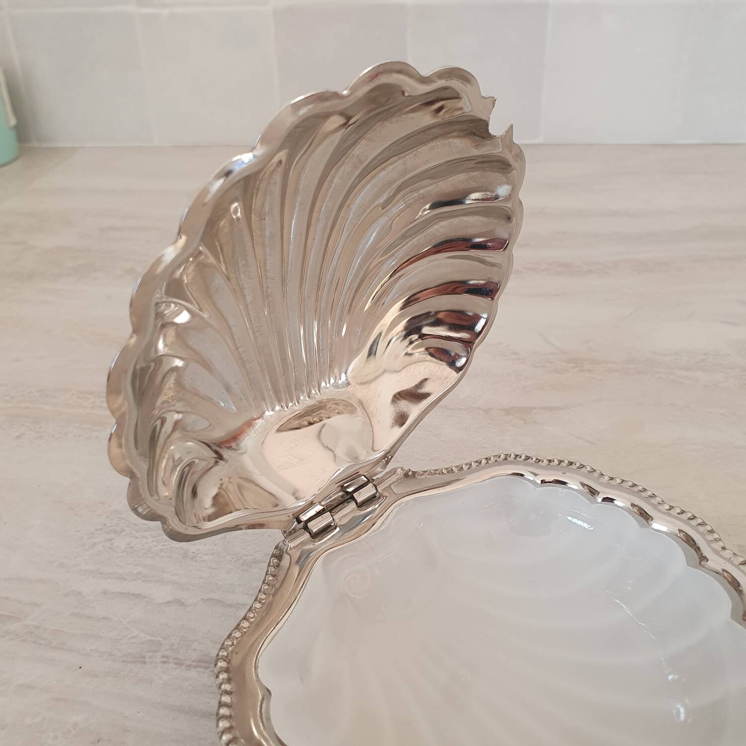 Stainless steel and glass shell butter dish