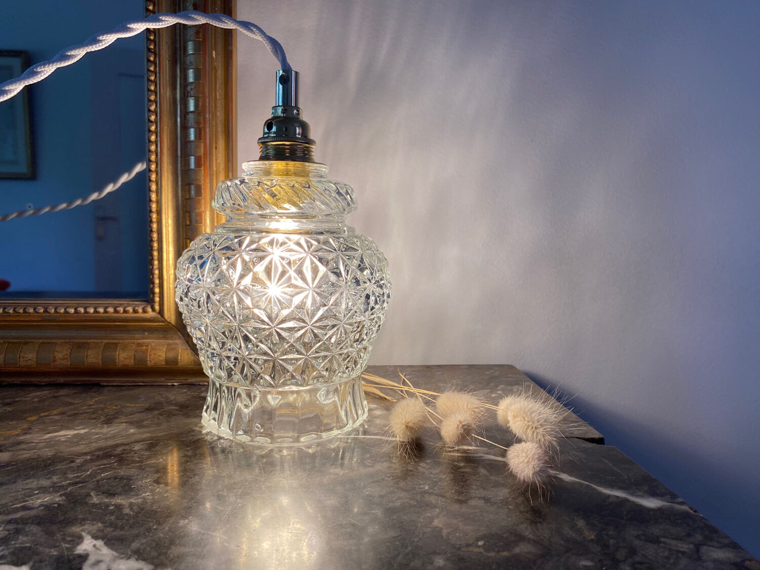 Walking lamp or pendant lamp with vintage tulip