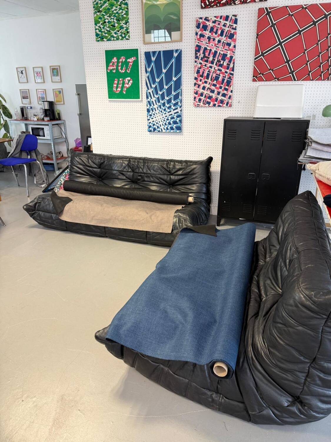 Two-seater sofa reupholstered.