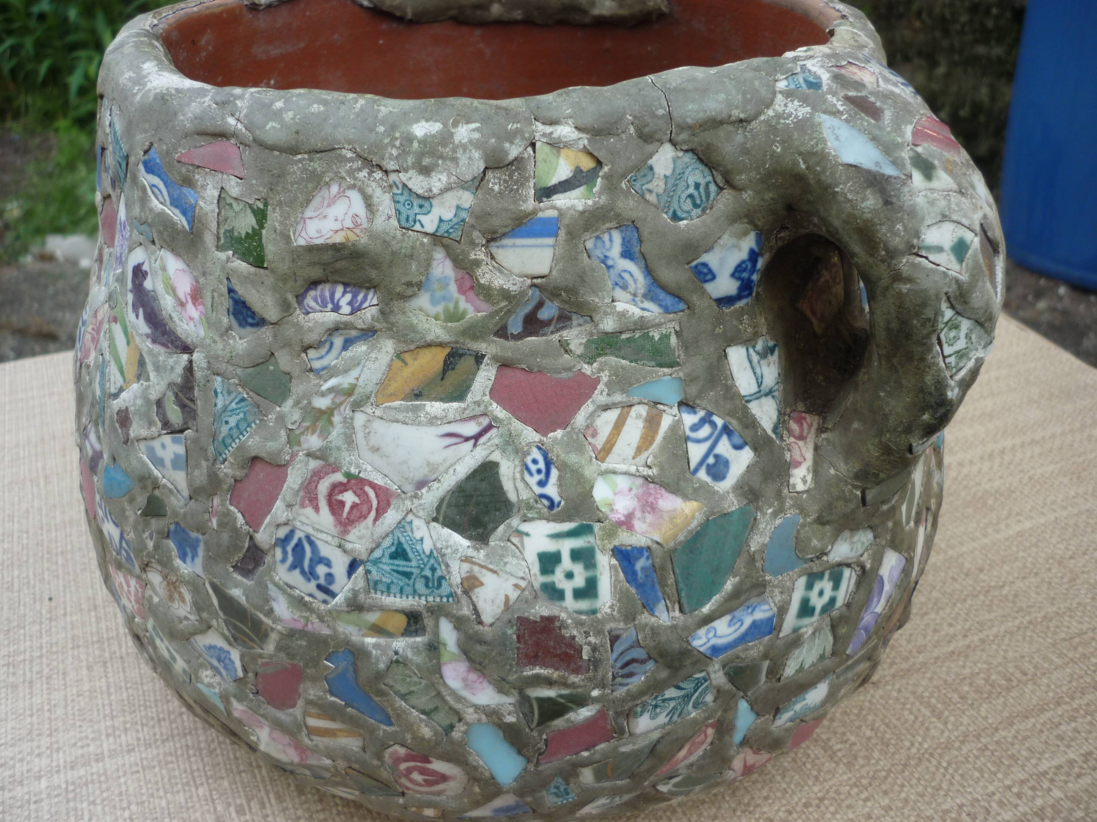 Pot terracotta mosaic called picassiette