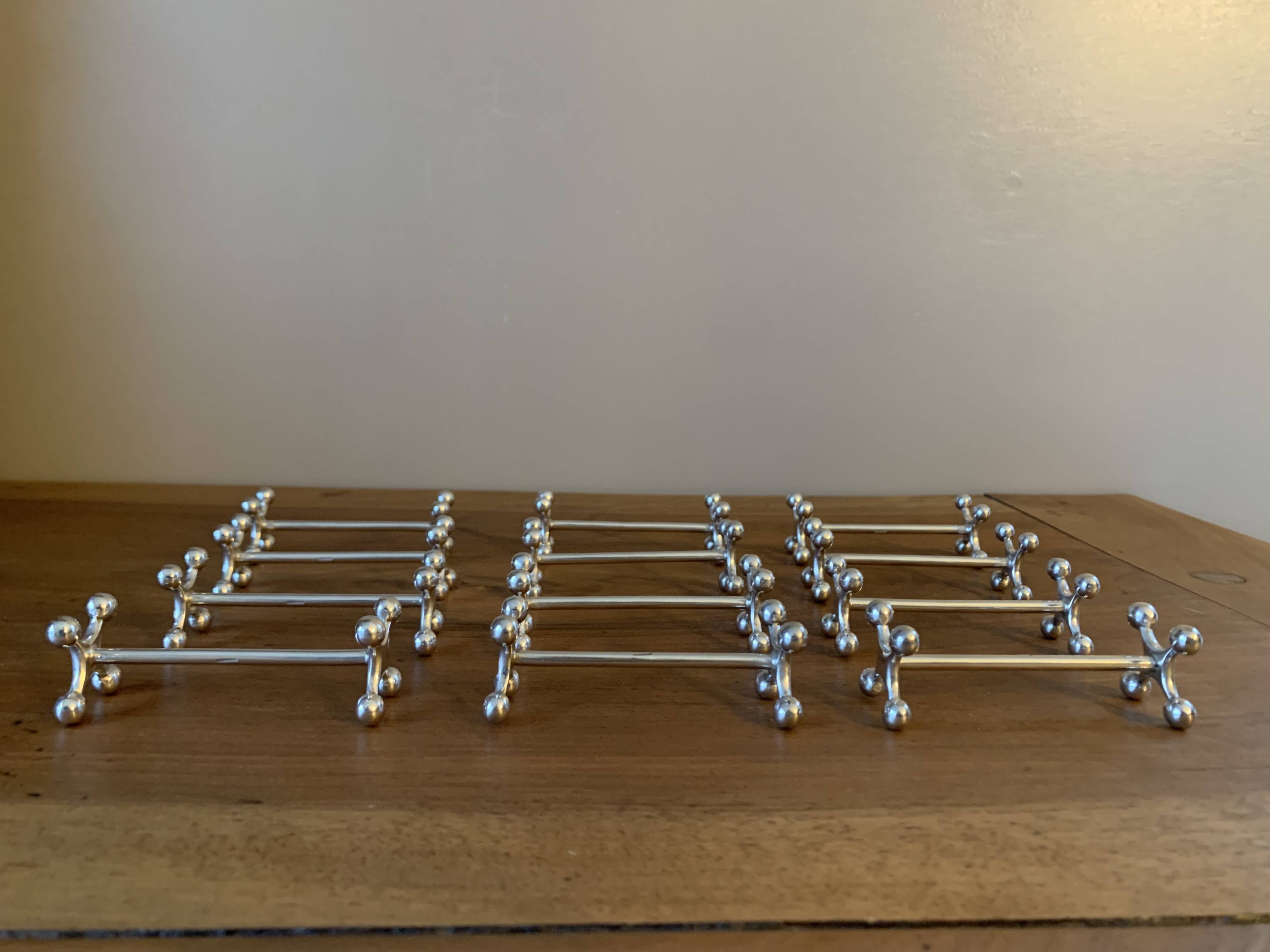 Silver-plated knife rest