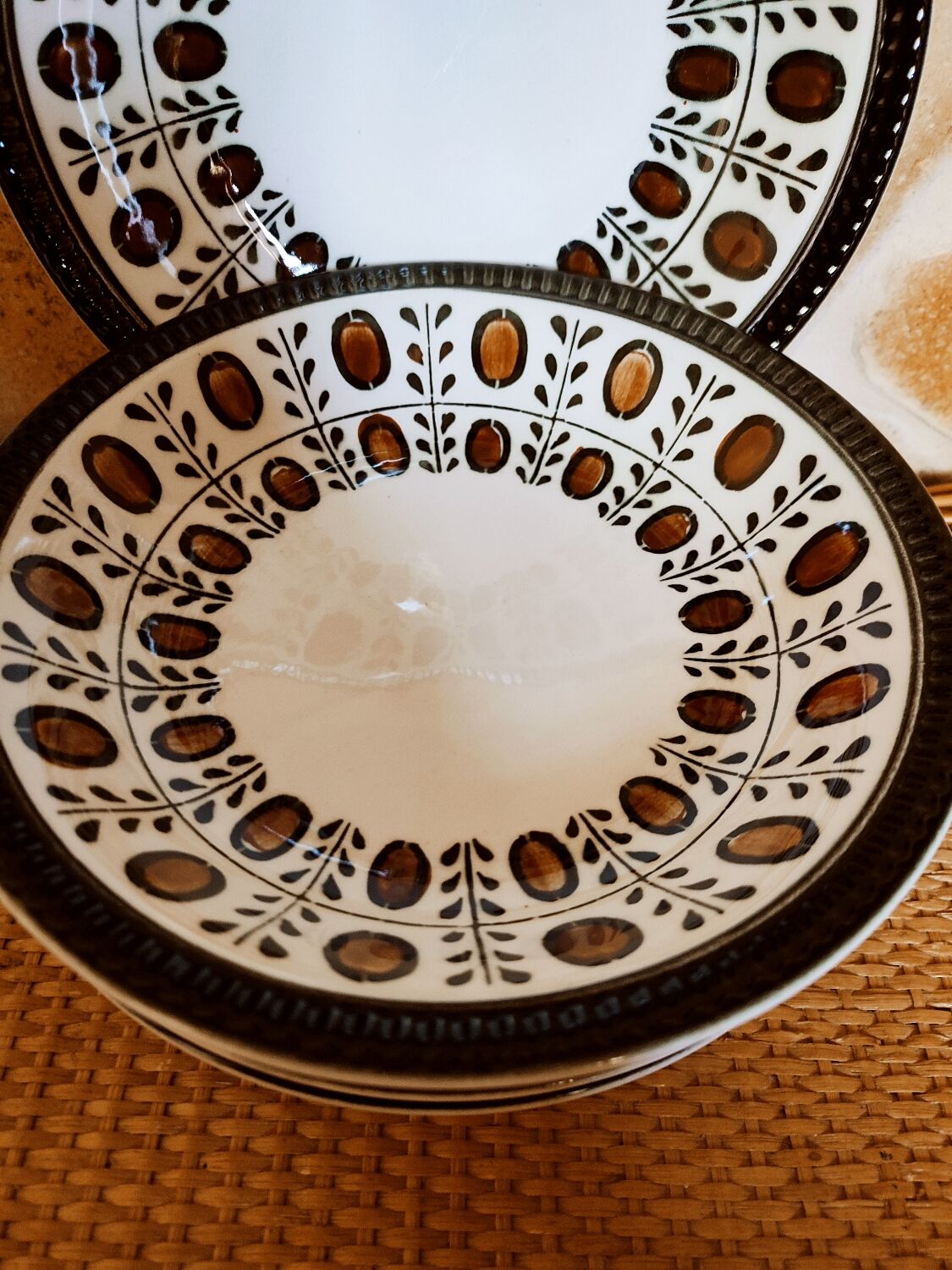 6 soup plates walnut model by Boch