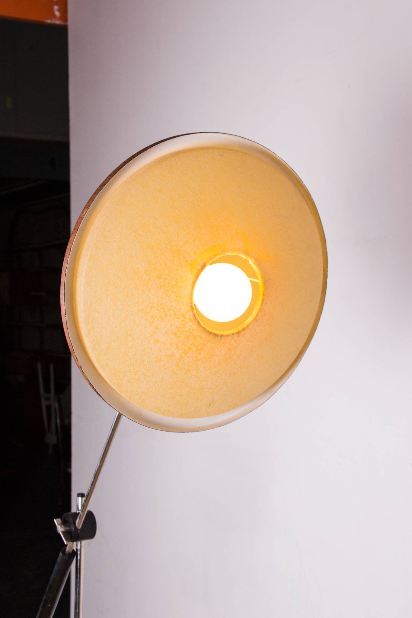 Large tilting floor lamp in steel and teak by Georges Frydman 1960.
