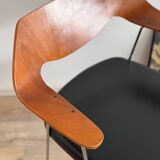 Robin Day 675 Chair
