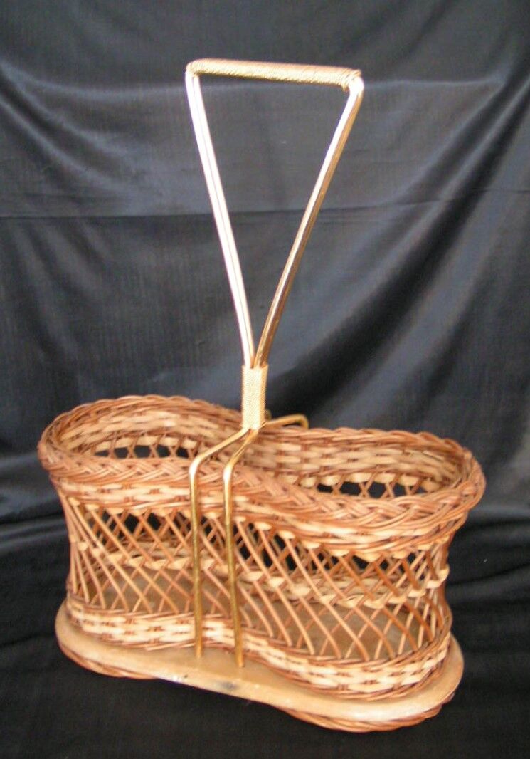 Rattan bottle holder