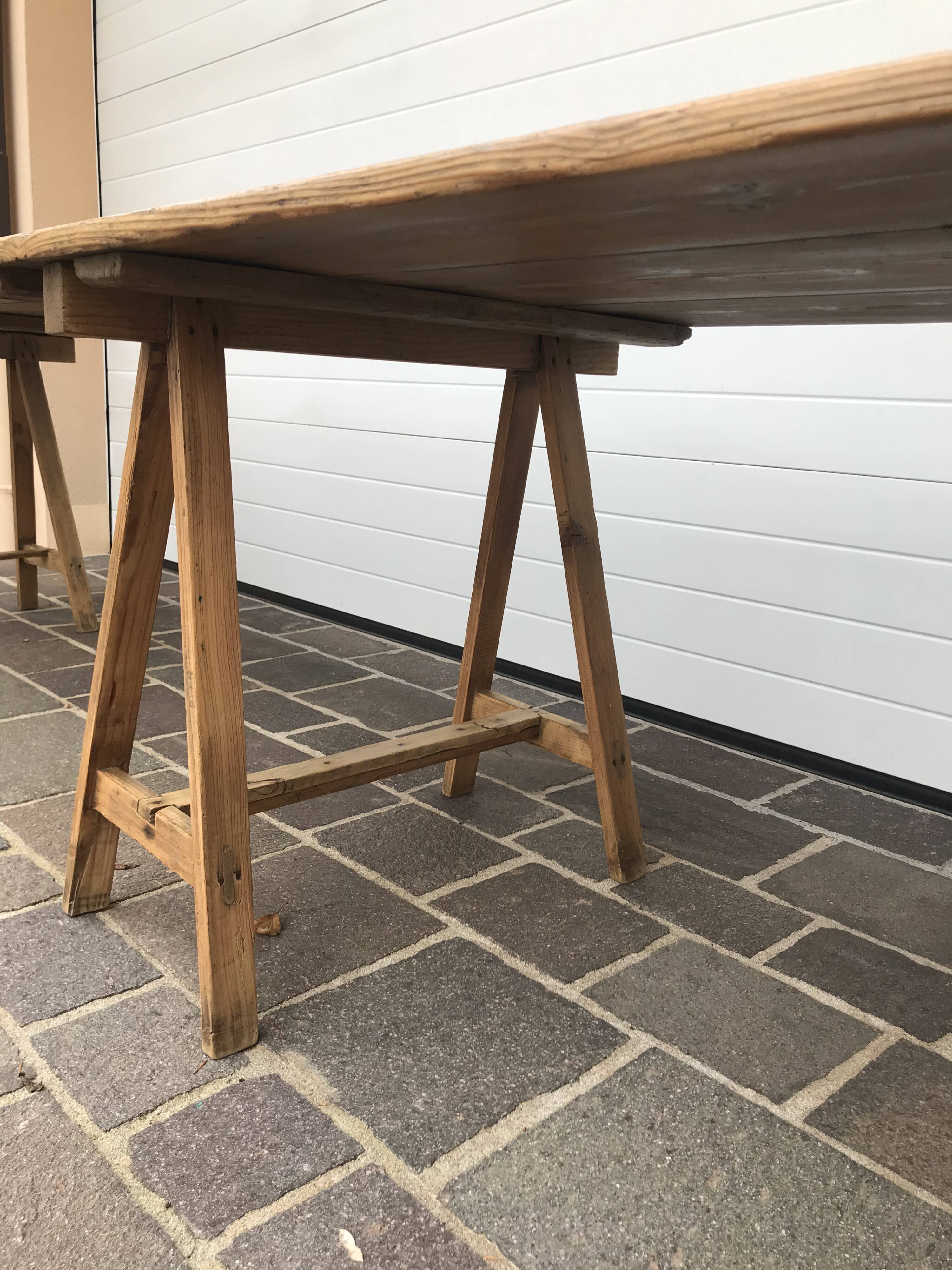 Winegrower's farm table