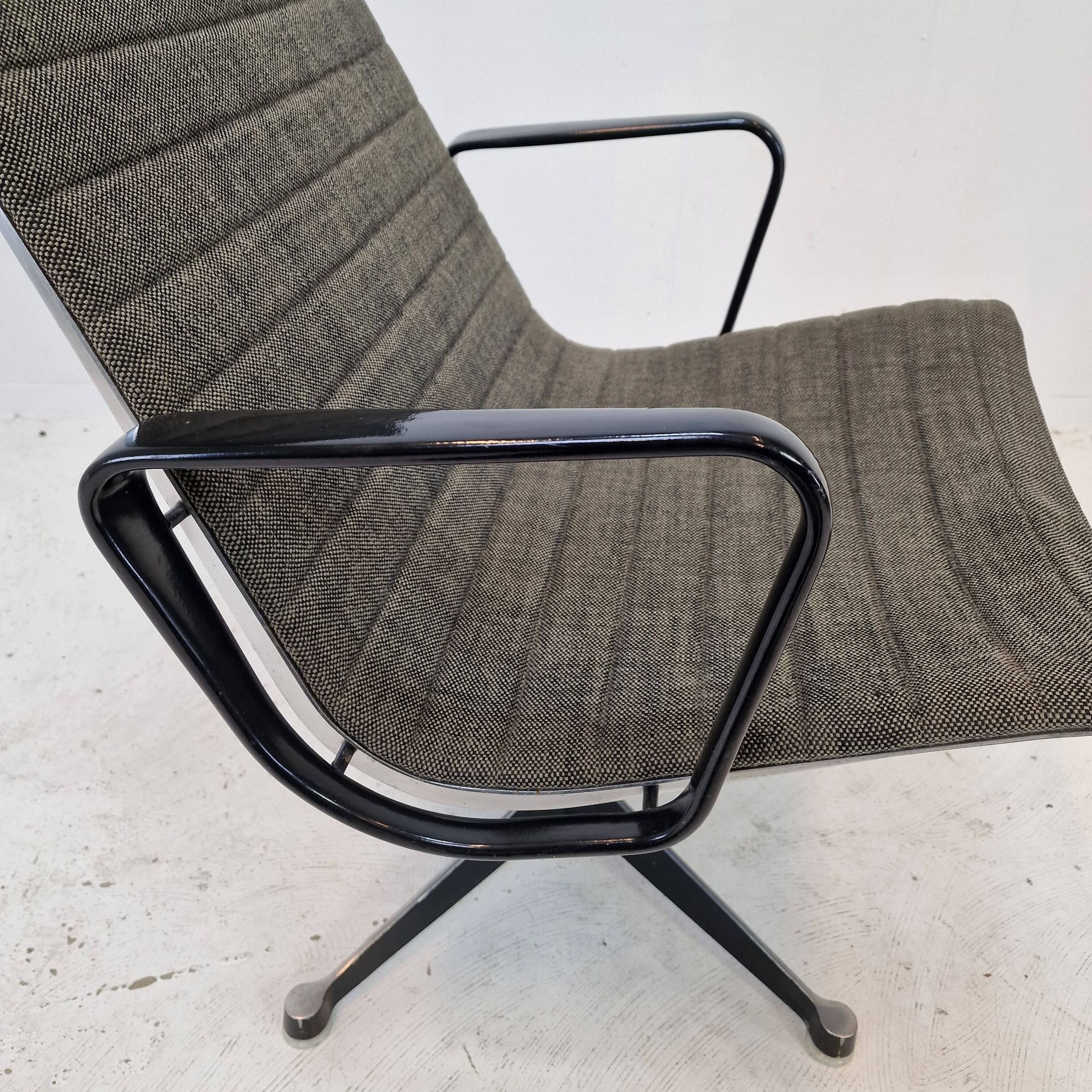 Chaise modèle EA 116 par Eames pour Herman Miller, 1960