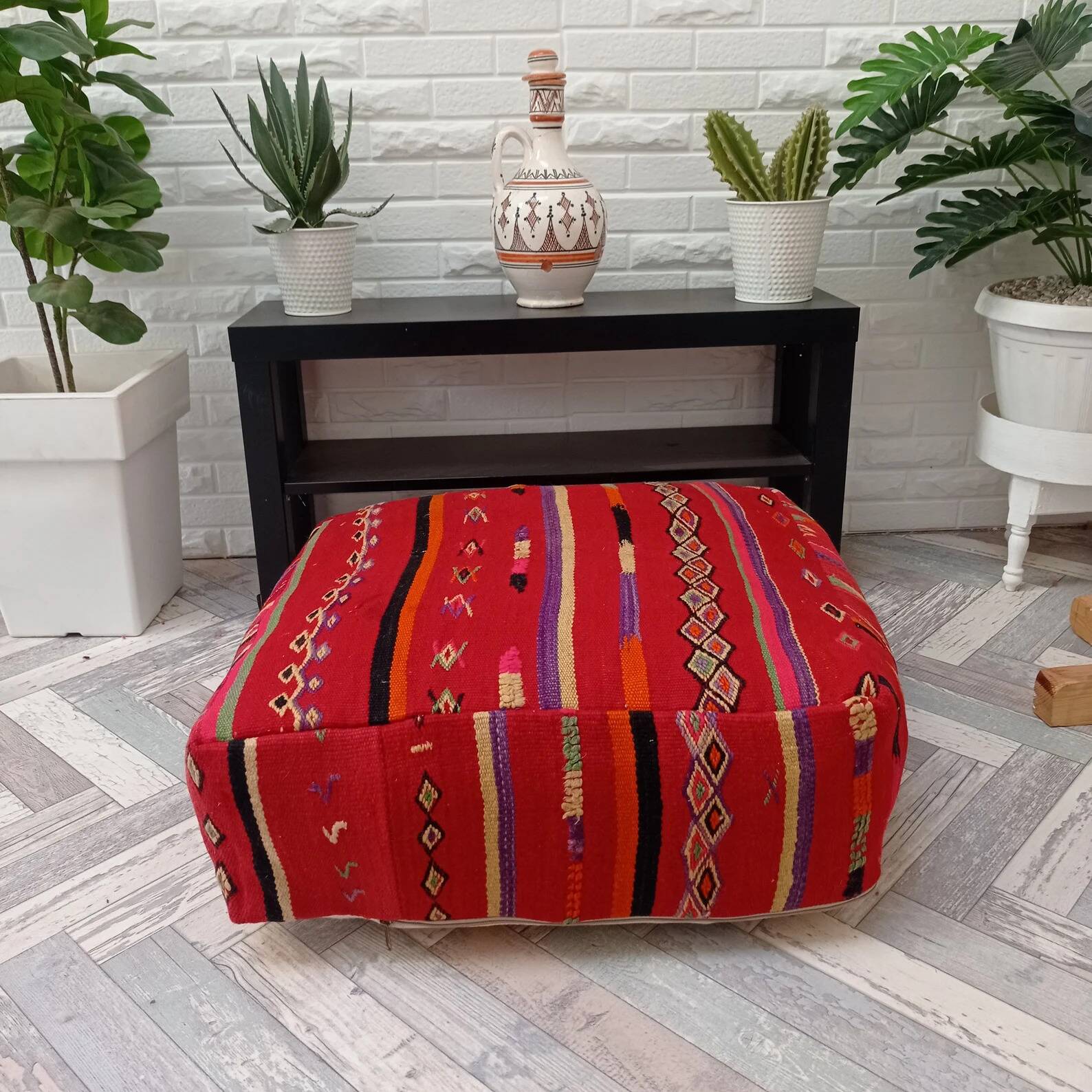 Handmade Berber pouf in wool 60 X 60 X 20 CM
