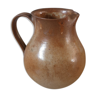 Sandstone pitcher