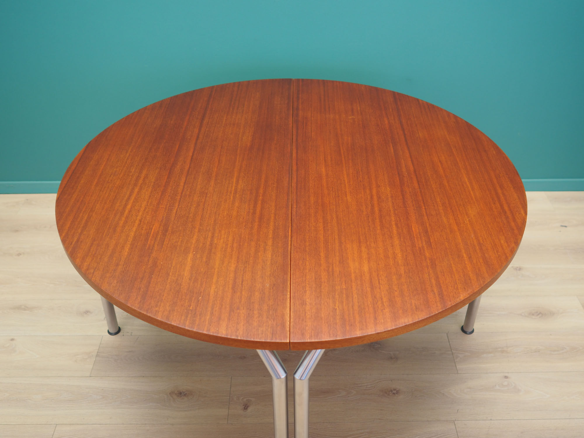 Table demi-ronde en teck, design danois, années 1970, fabricant: Bent Krogh