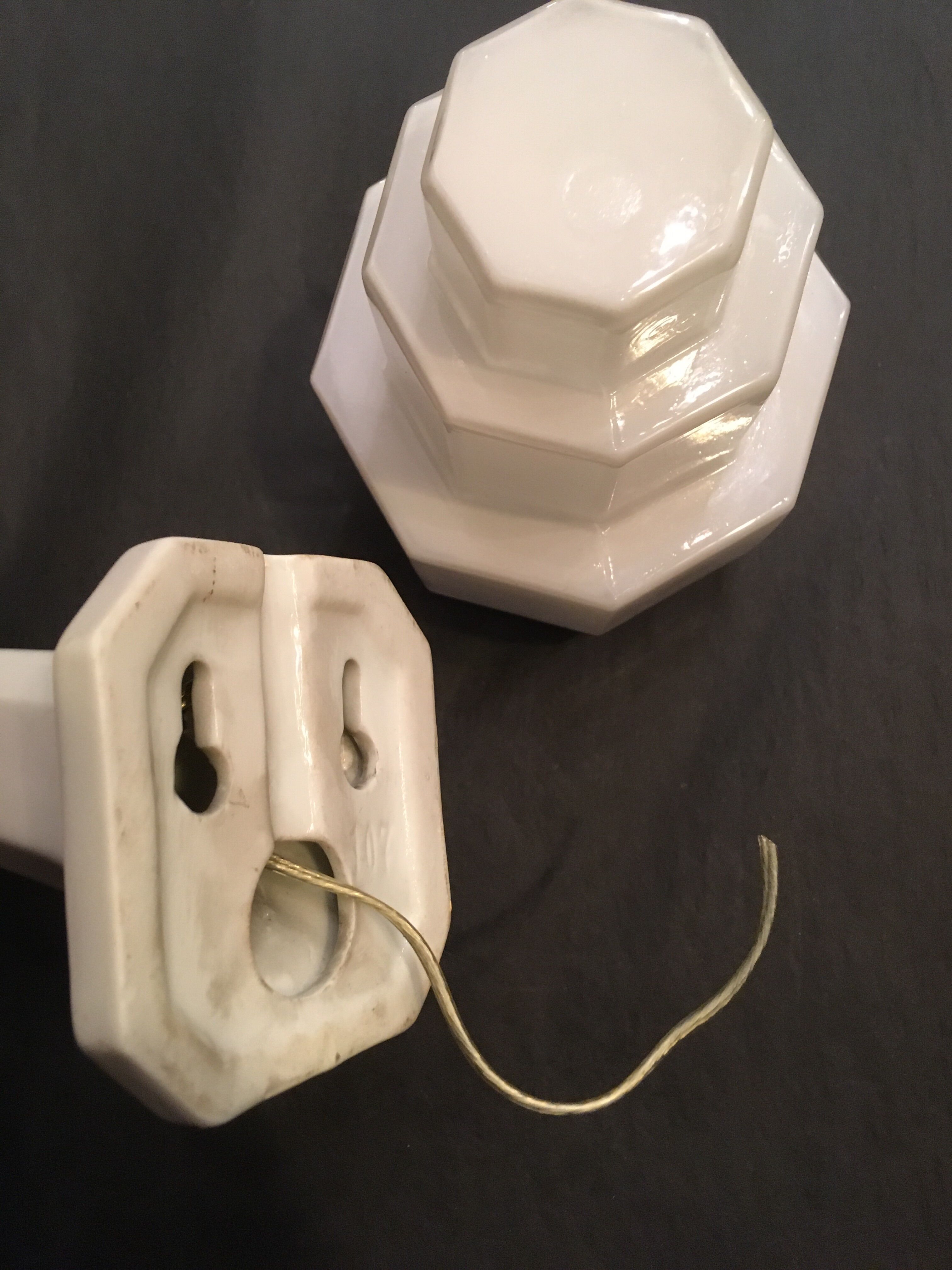 Wall light porcelain and Opaline with Gradin, art deco 1930