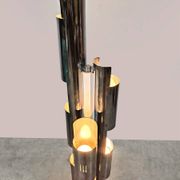 Lampe de sol en métal chromé au design vintage italien des années 1970