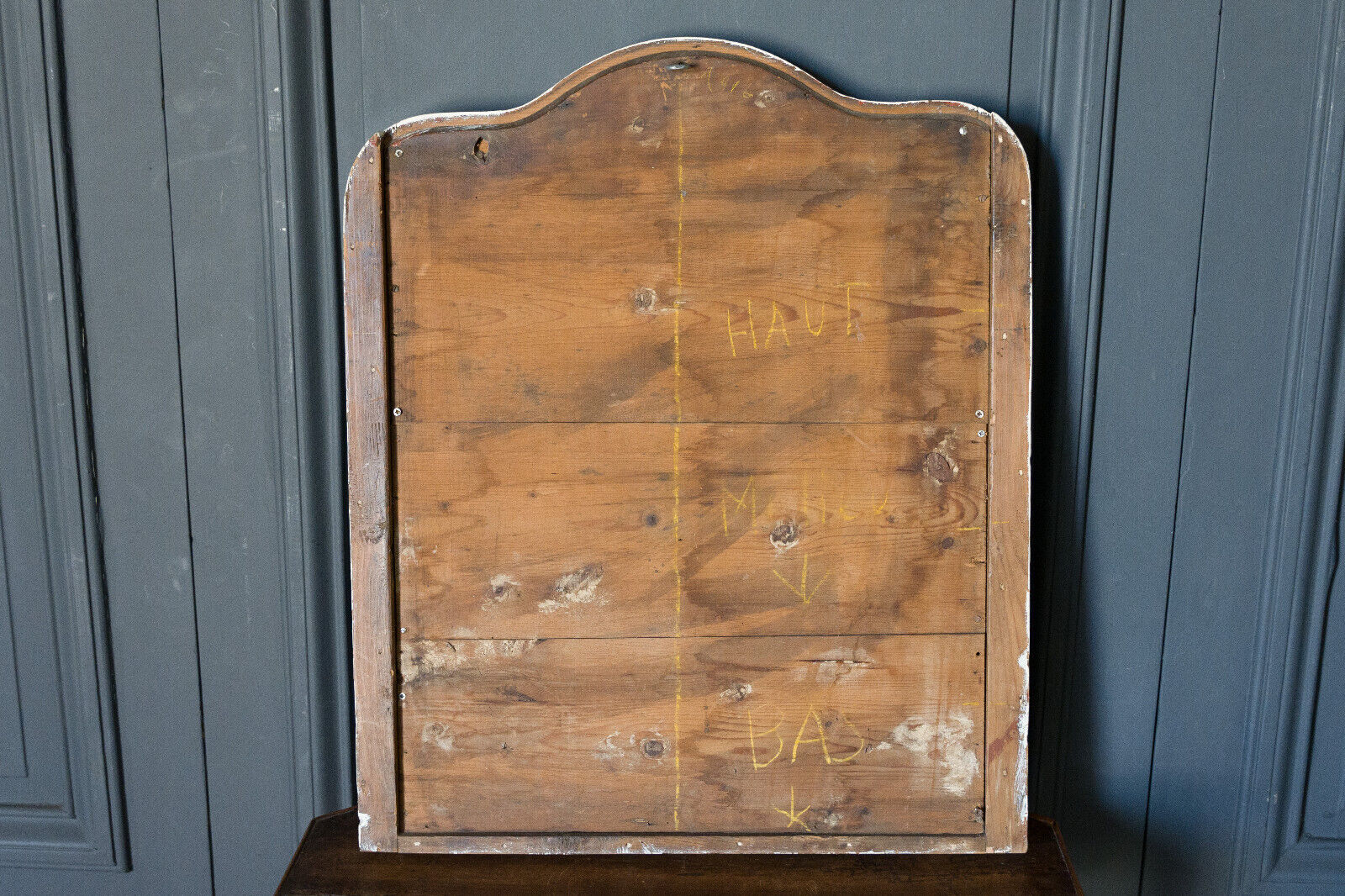 Wooden mirror Early twentieth Creamy white patina Original background