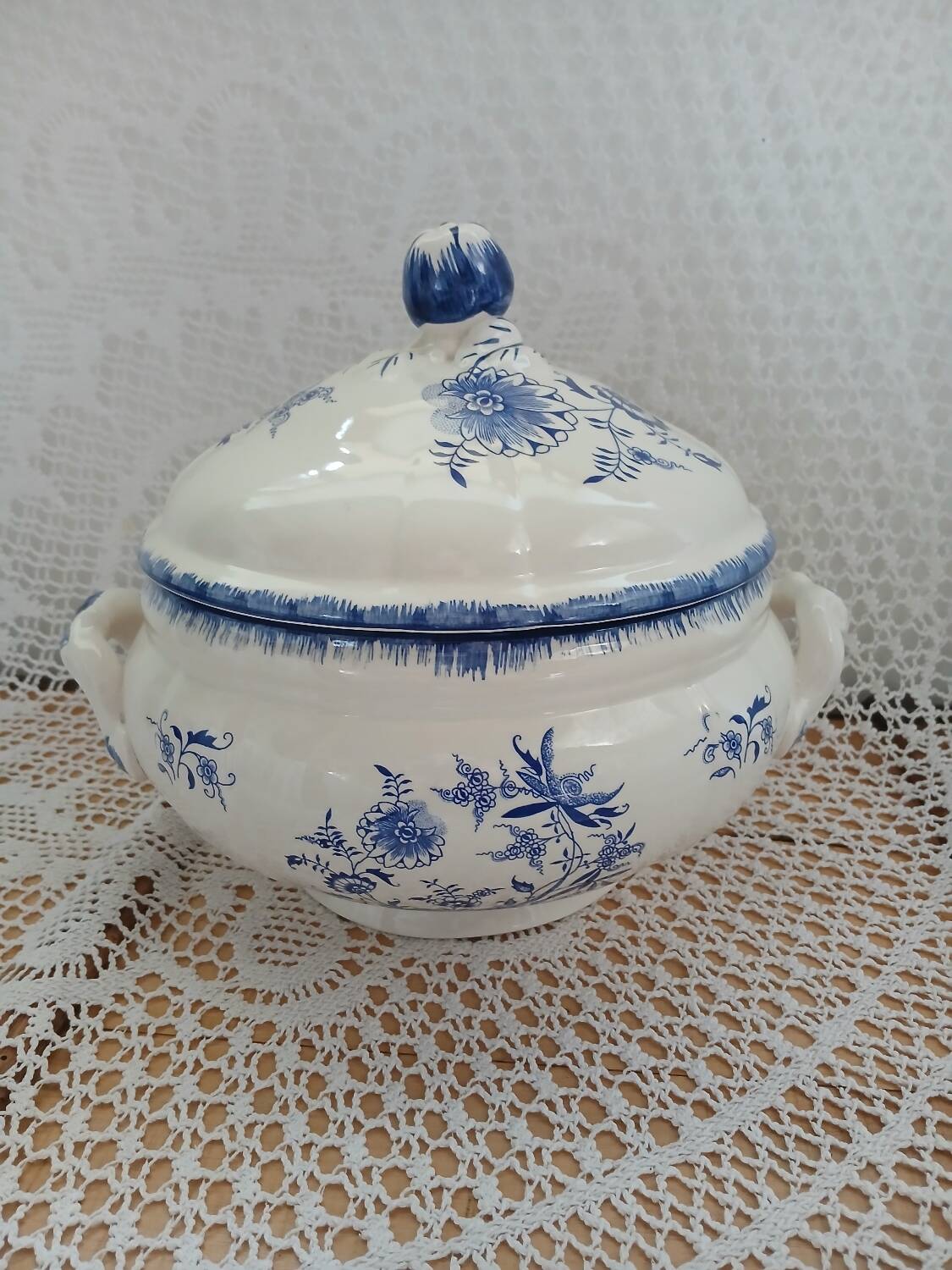 Antique "Lancaster" soup tureen from Sarreguemines