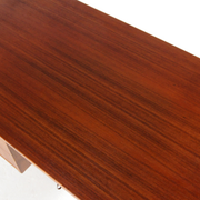 Simple pedestal pedestal desk in vintage danish retro teak from the 60s/70s