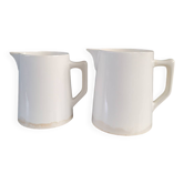 Paire de pichets en porcelaine de Digoin
