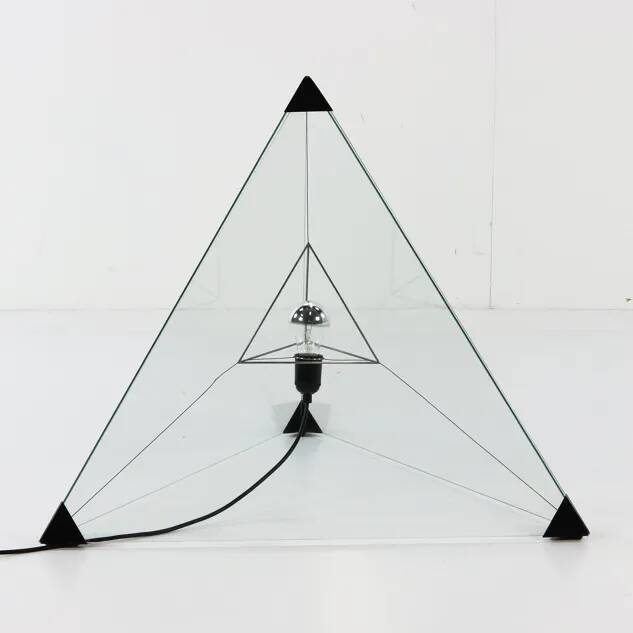 Lampe Tetrahedron, Frans van Nieuwenborg 1979