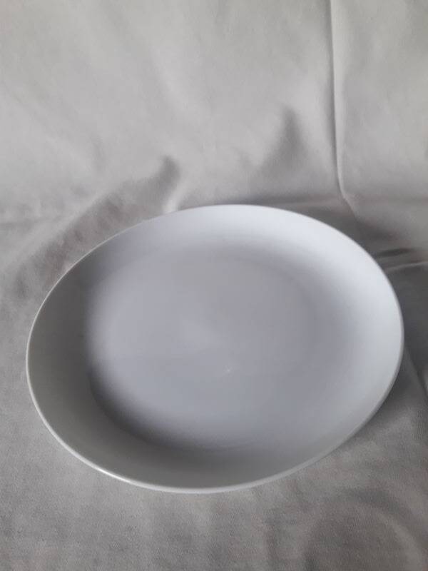 White porcelain drainer and dish