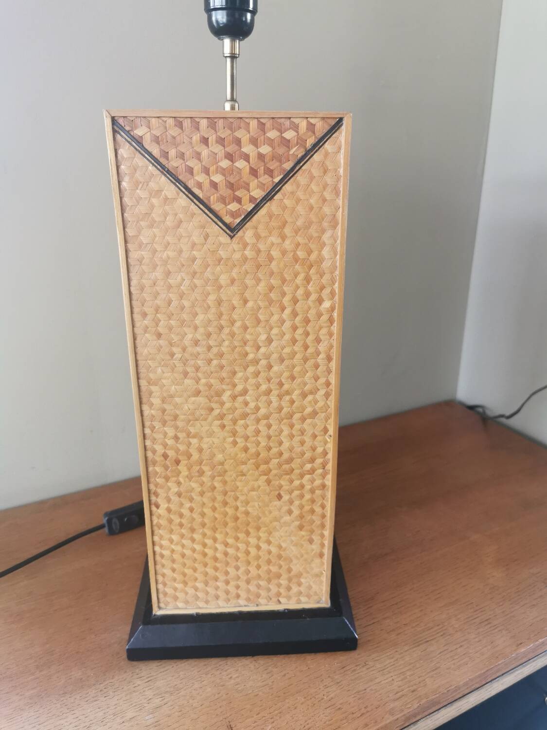 Vintage straw marquetry lamp