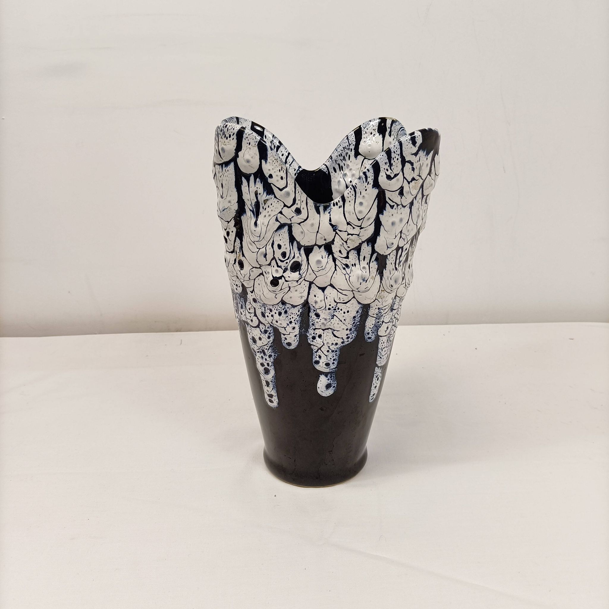 Large black and white glazed ceramic vase - contemporary style 25 cm