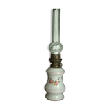 Lampe à pétrole en porcelaine ancienne