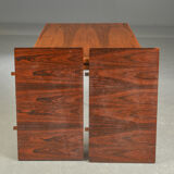 Scandinavian extendable table