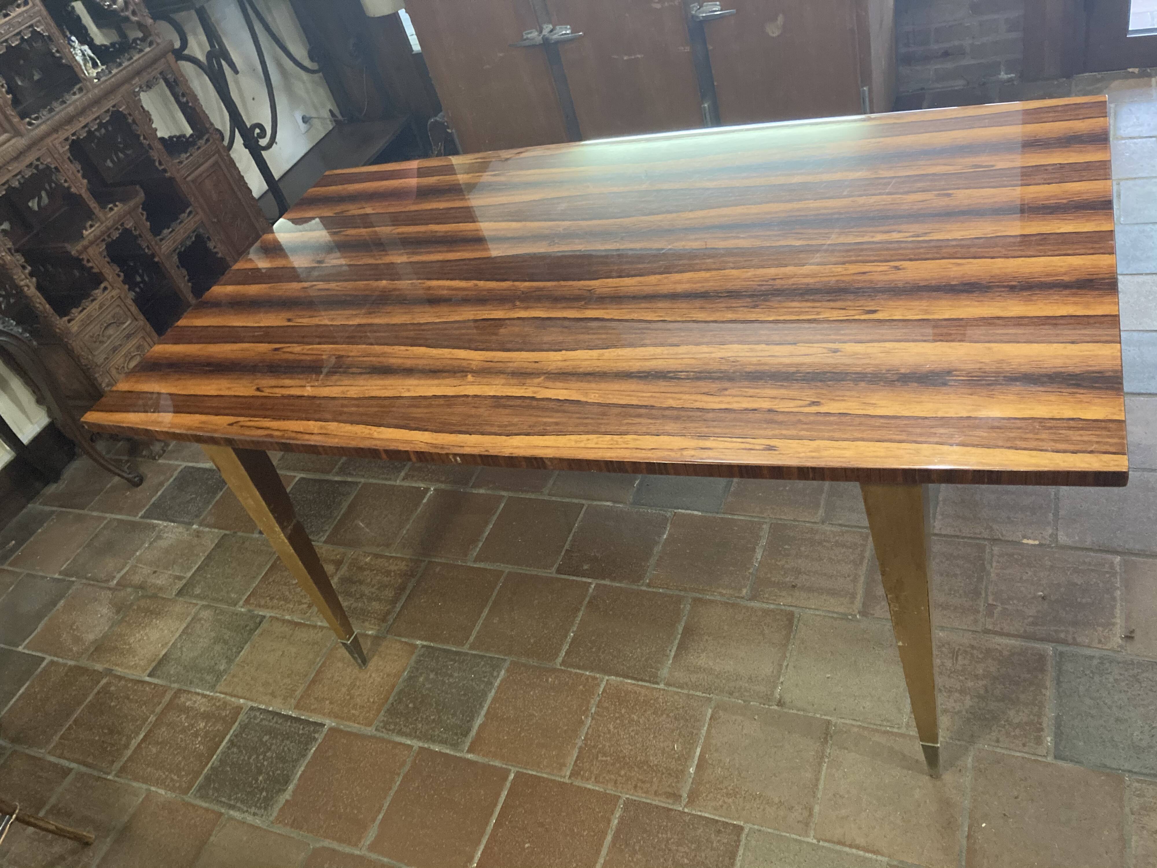 Table en ébène de Macassar laquée vers 1950